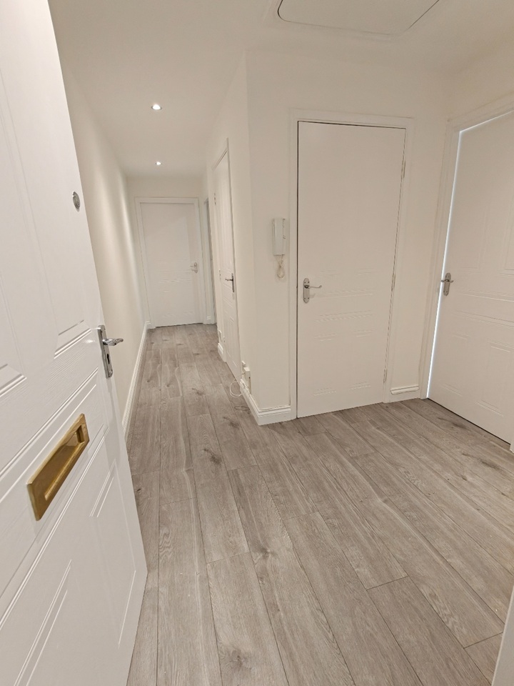 2 Bed Flat, Middlesex Gardens, G41, N1 7GU photo 4