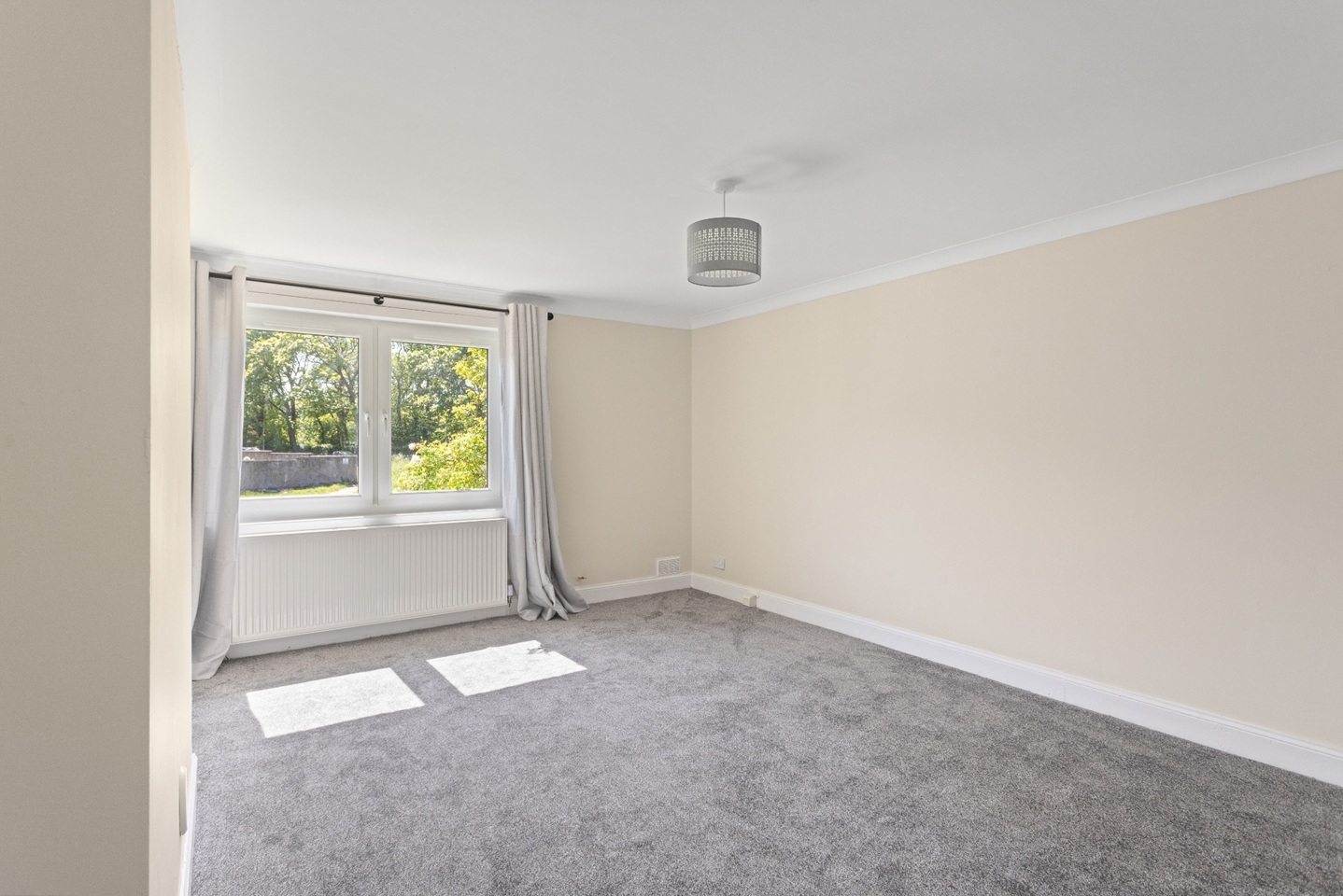 2 Bed Flat, Christian Crescent, EH15, N1 7GU photo 4
