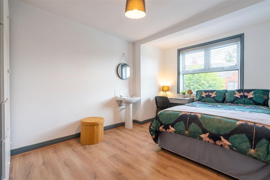 5 bed shared accommodation to rent425 Glossop Road, Broomhill, Sheffield S10 photo 5