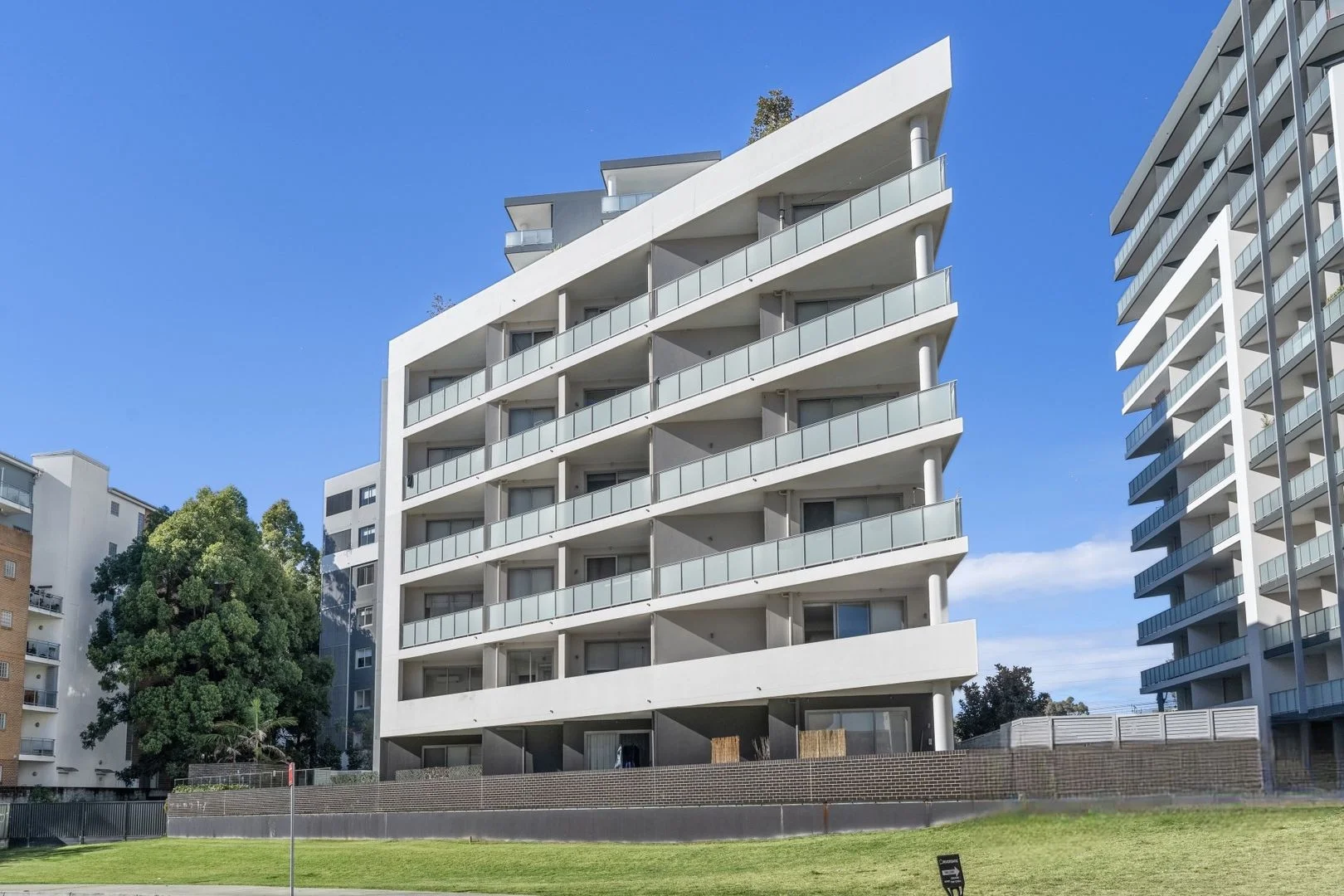 3.02/20 Dressler Court, Merrylands NSW 2160