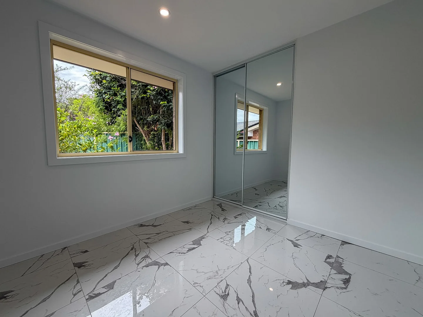 4a Page Close, Minto NSW 2566 photo 4
