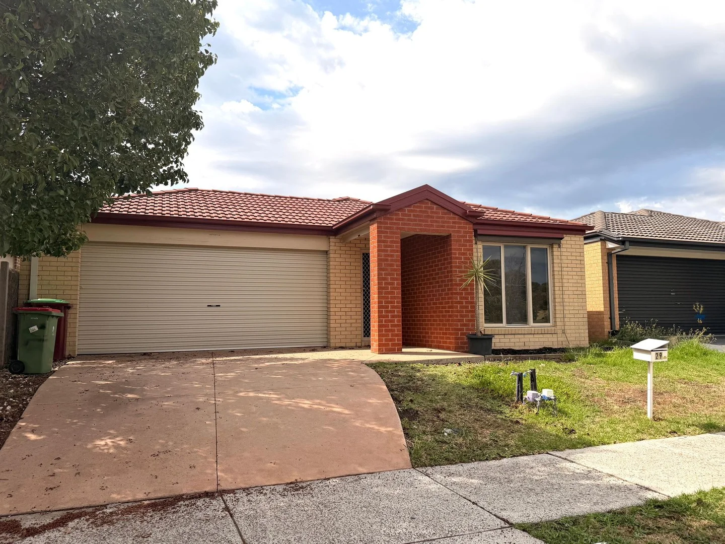 29 Ardent Crescent, Cranbourne East VIC 3977