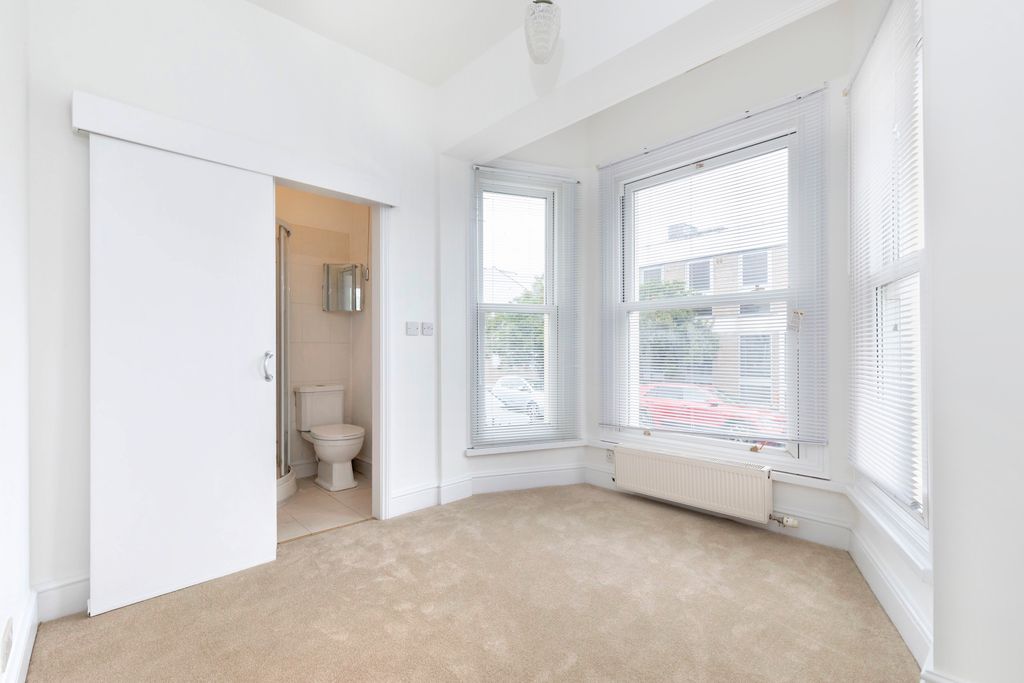 Additional image 5 of 1 bed flat to rentBath Road, Cheltenham GL53