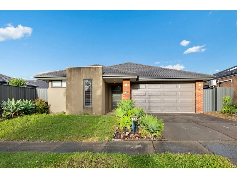 24 Abrus Circuit, Cranbourne North VIC 3977