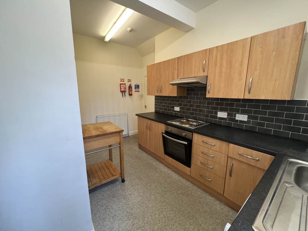 3 bed flat to rentRoseangle, Dundee DD1 photo 5