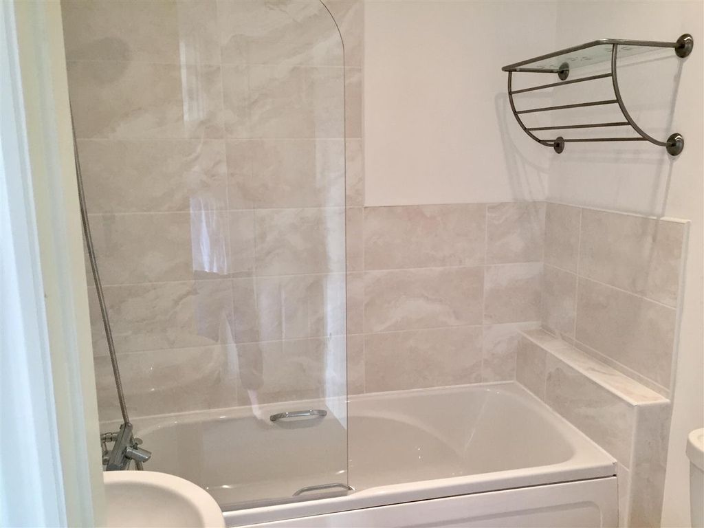 Additional image 7 of 2 bed flat to rentHarvey Avenue, Framwellgate Moor, Durham DH1