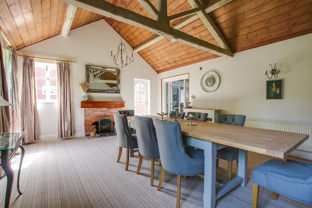 Additional image 3 of 5 bed country house to rentHarbridge Court, Somerley BH24