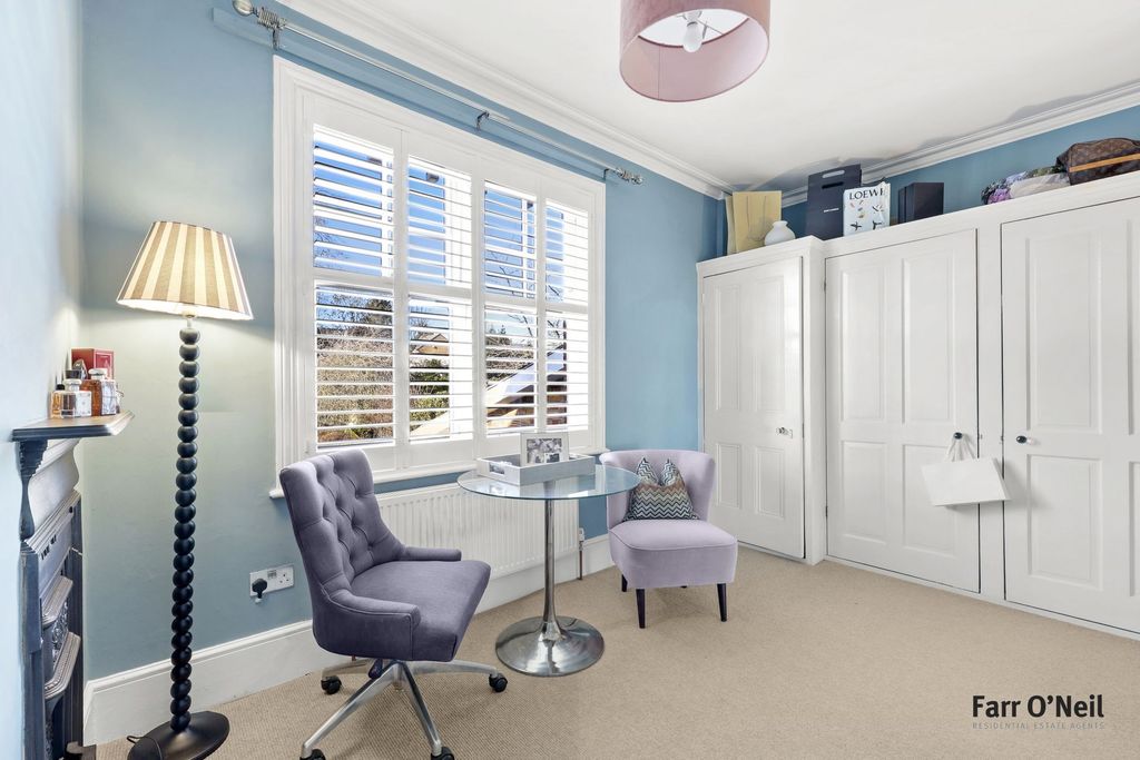 Additional image 28 of 5 bed semi-detached house to rentKings Avenue, Buckhurst Hill IG9