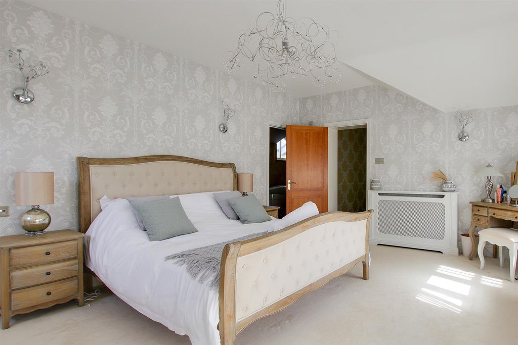 Additional image 18 of 5 bed country house to rentHarbridge Court, Somerley BH24