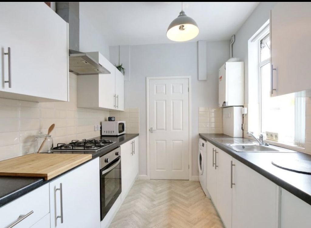 Additional image 8 of 3 bed terraced house to rentNewland Avenue, Hull HU5
