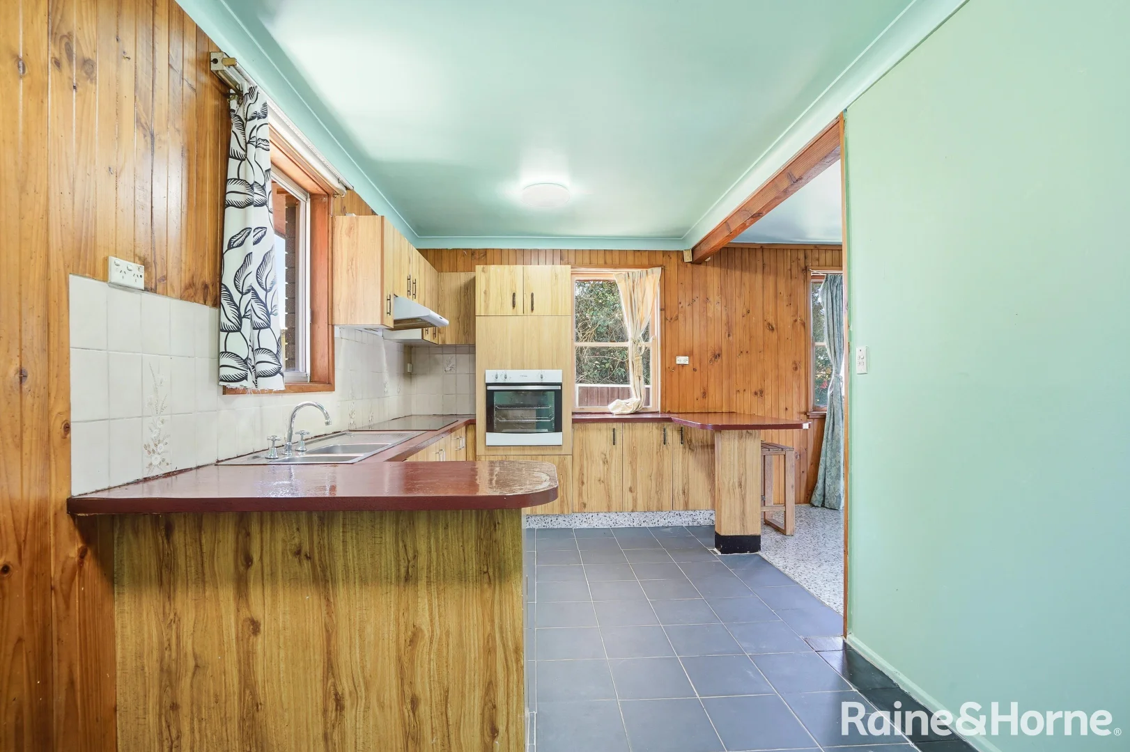 Additional image 2 of 40 Halmahera Crescent, Lethbridge Park NSW 2770