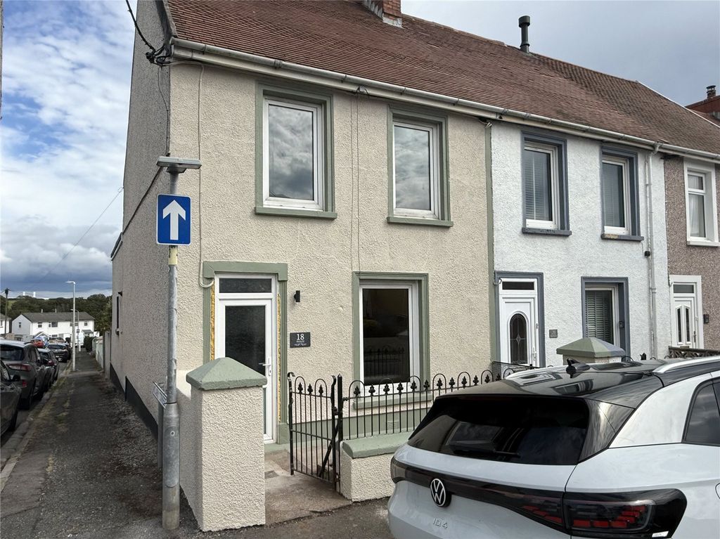 3 bed end terrace house to rentMurray Road, Milford Haven, Pembrokeshire SA73