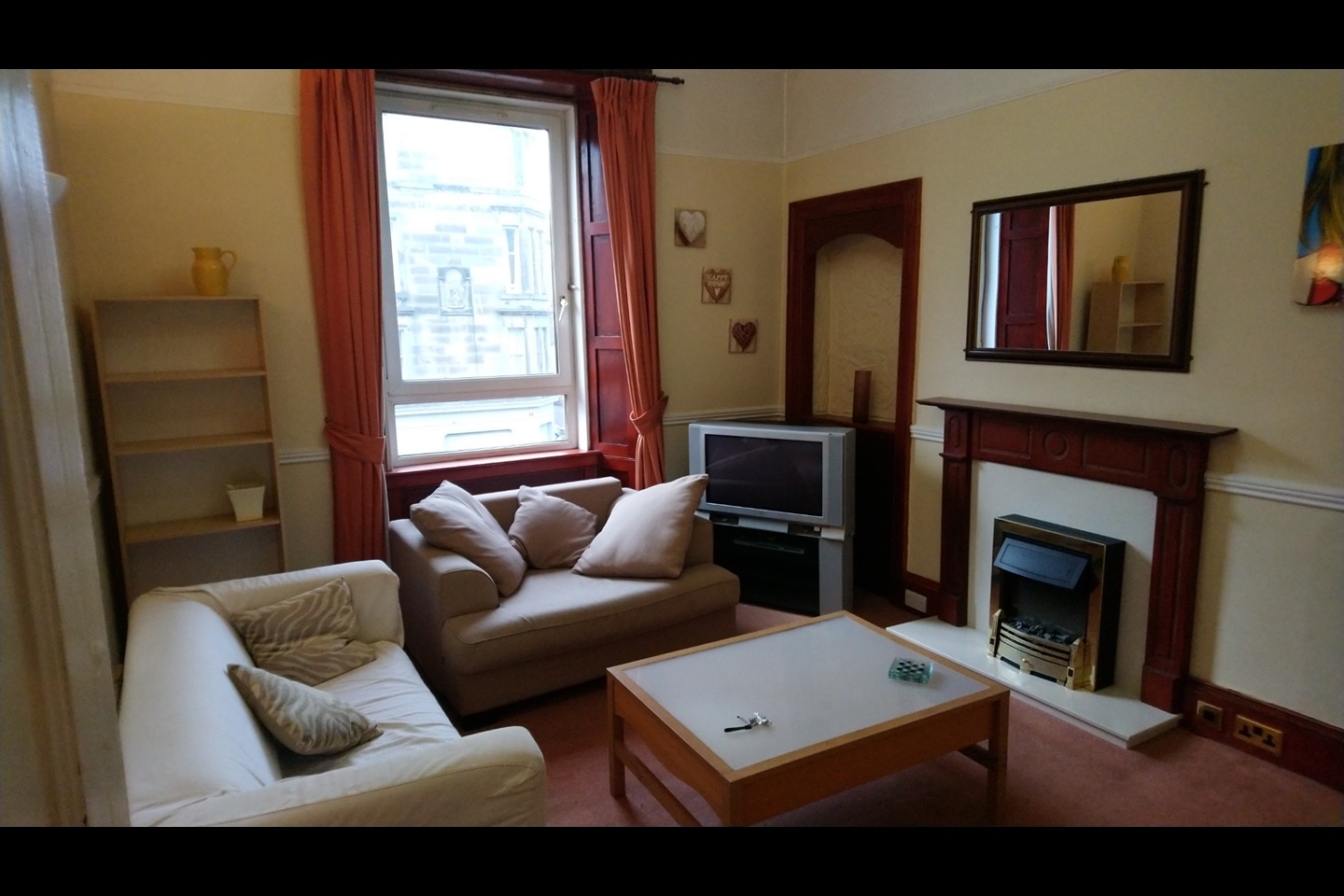 2 Bed Flat, Montgomery Street, EH7, N1 7GU photo 2
