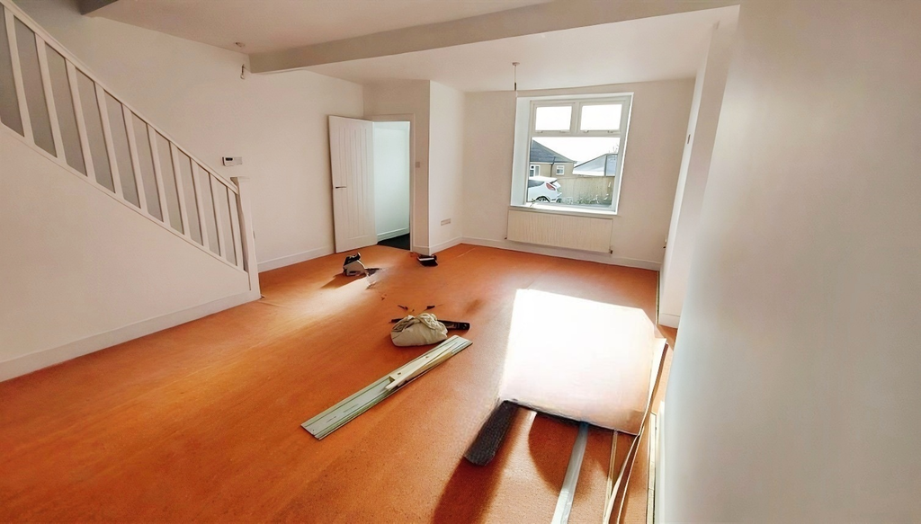 Additional image 3 of 3 bed end terrace house to rentJames Terrace, Hengoed CF82