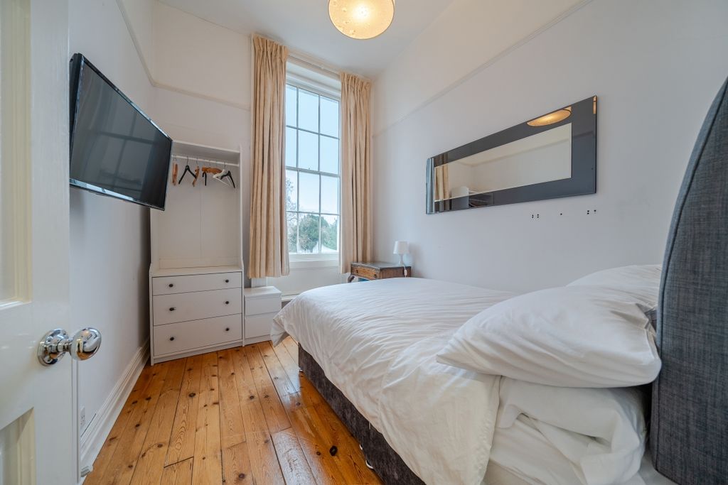 Additional image 7 of 1 bed flat to rentClarence Square, Cheltenham GL50