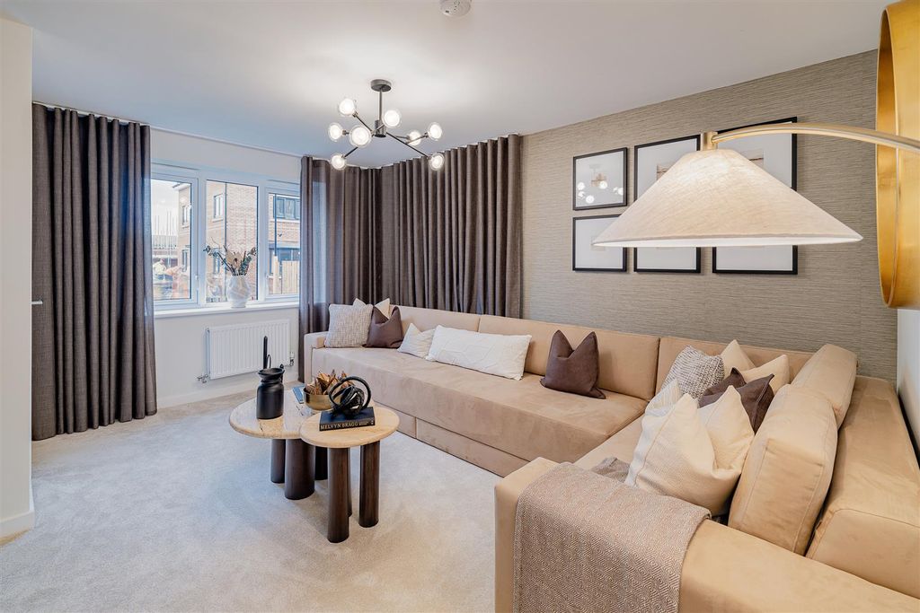 Additional image 2 of 4 bed semi-detached house to rentLiberty Rise, Hull HU9