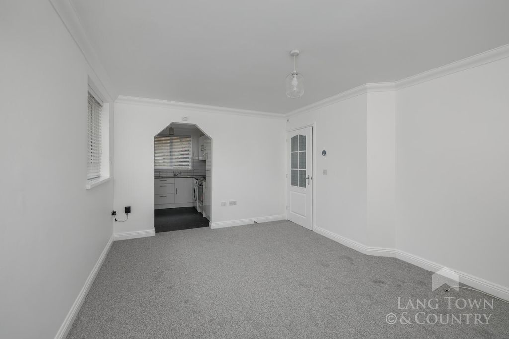 Additional image 3 of 2 bed flat to rentAustin Crescent, Crownhill, Plymouth PL6