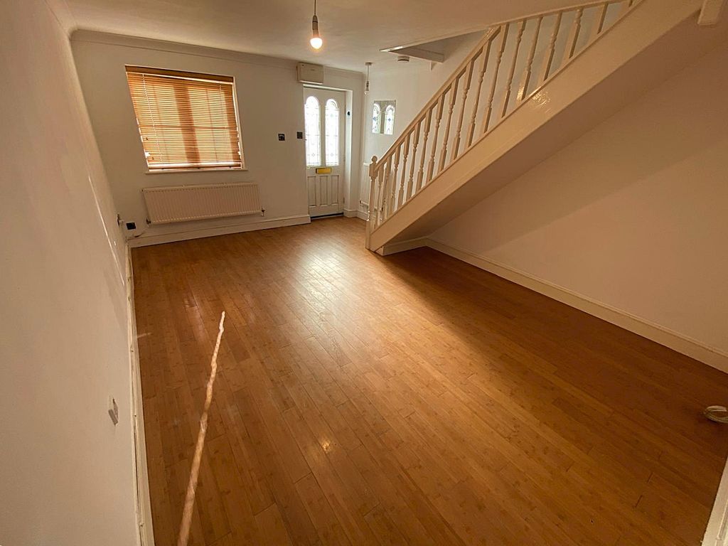 2 bed terraced house to rentClos Eiddiw, Cardiff CF5 photo 4