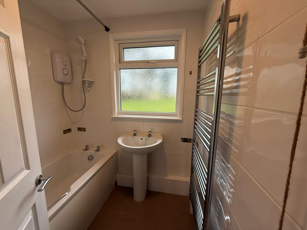 Additional image 4 of 3 bed bungalow to rentTy Croes LL63