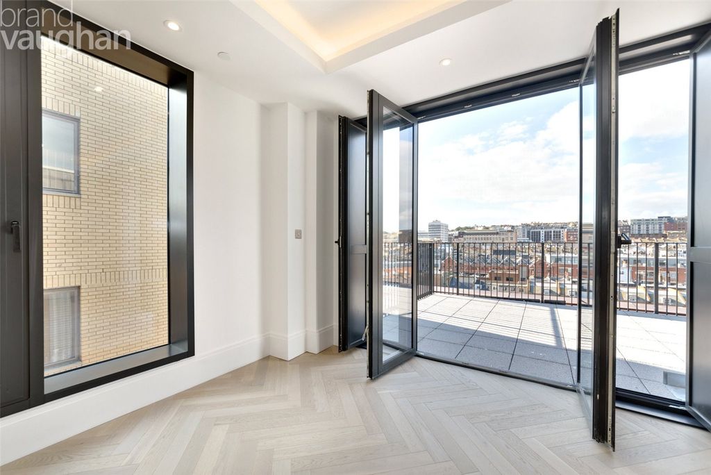 Additional image 3 of 2 bed flat to rentGloucester Place, Brighton BN1