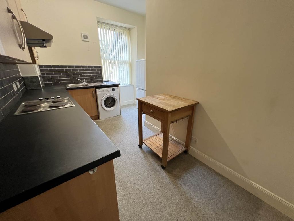 3 bed flat to rentRoseangle, Dundee DD1 photo 4