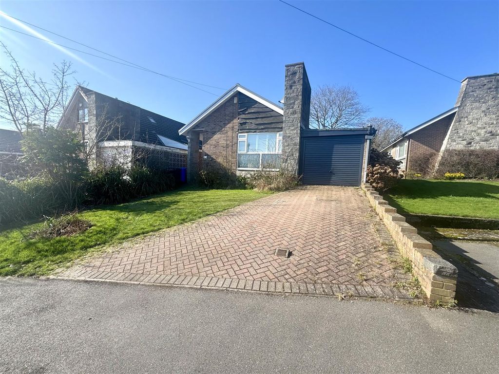 3 bed detached bungalow to rentBurlington Grove, Sheffield S17
