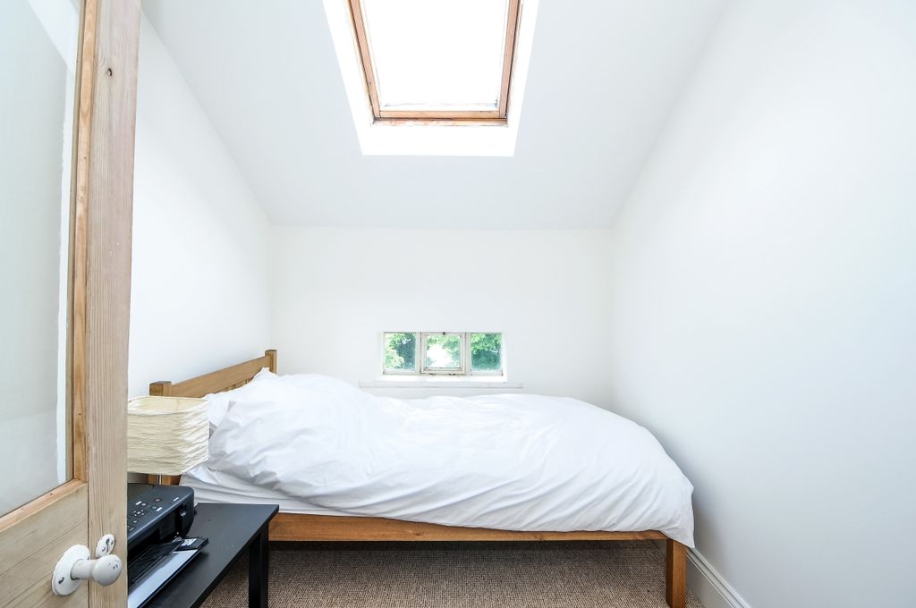 Additional image 6 of 3 bed flat to rentEvesham Road, Cheltenham GL52