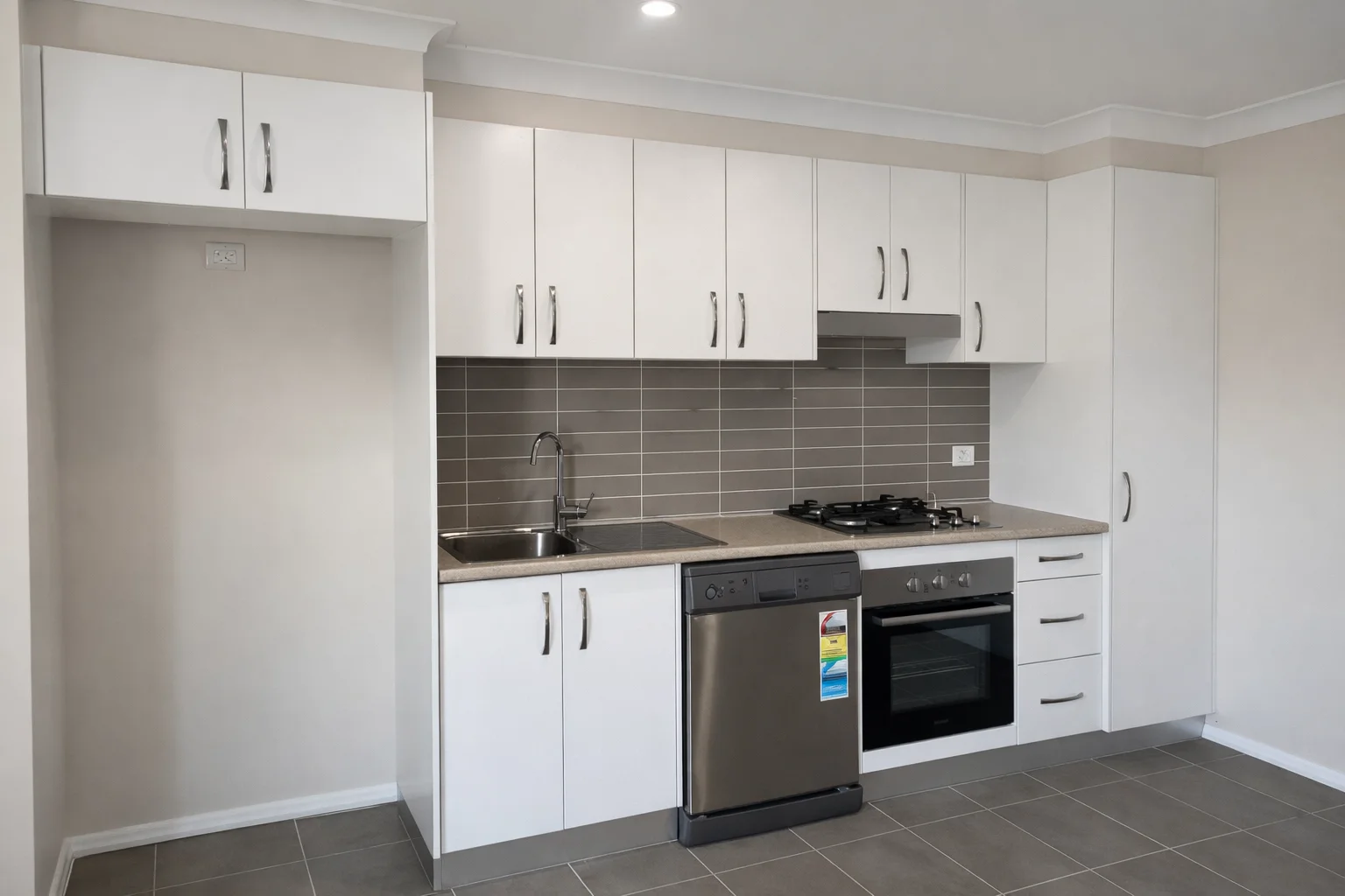 Additional image 2 of 44B Mustang Close, Hillvue NSW 2340