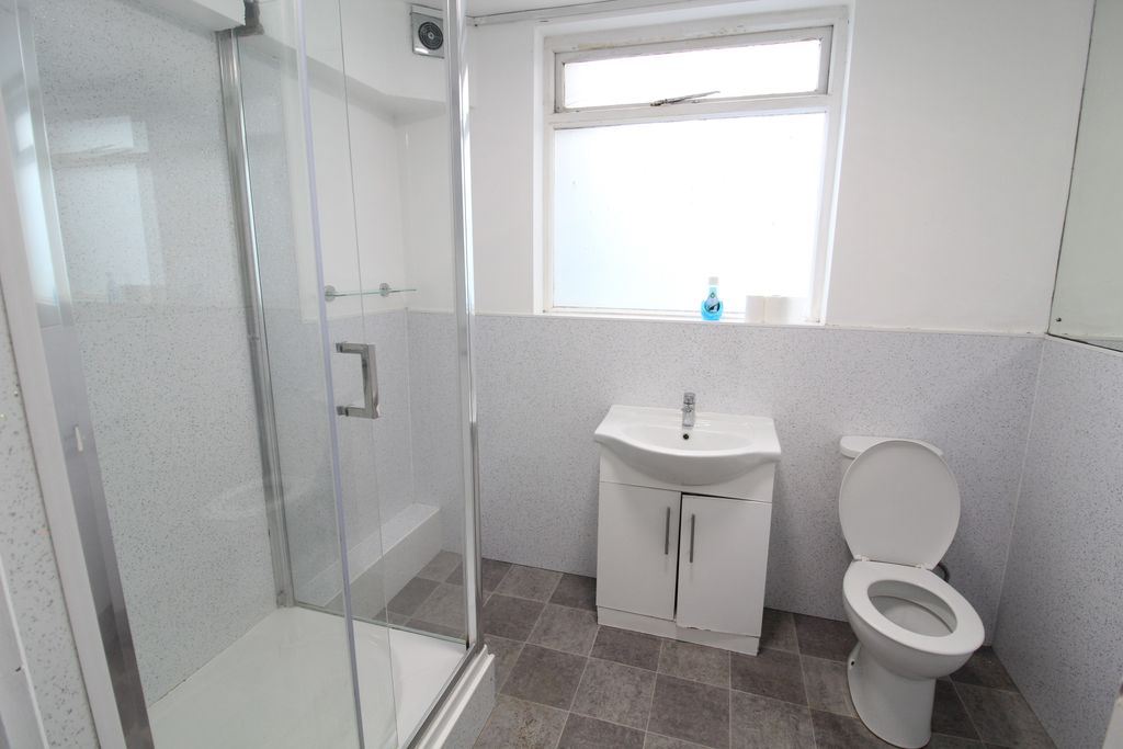 5 bed flat to rentKings Road, Brighton BN1