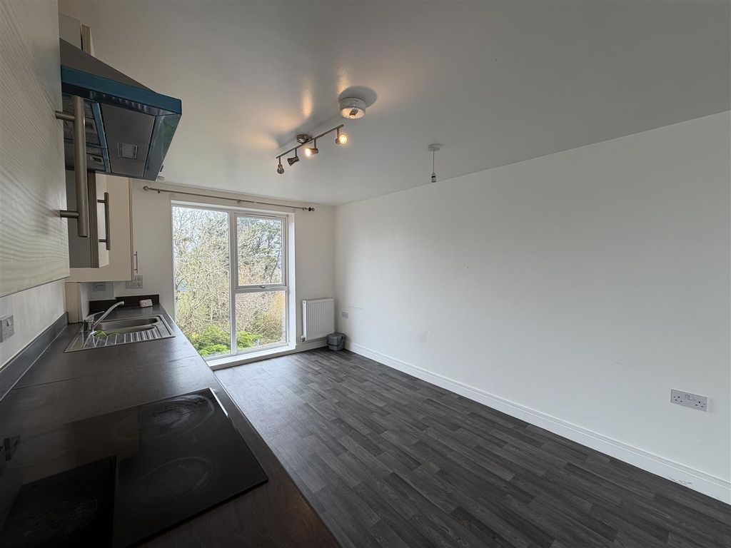 Additional image 3 of 2 bed flat to rentBrunton Road, Pool, Redruth TR15