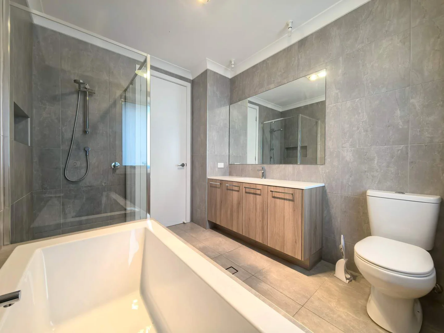 Additional image 11 of 83 PLEASANT CIRCUIT, Gledswood Hills NSW 2557