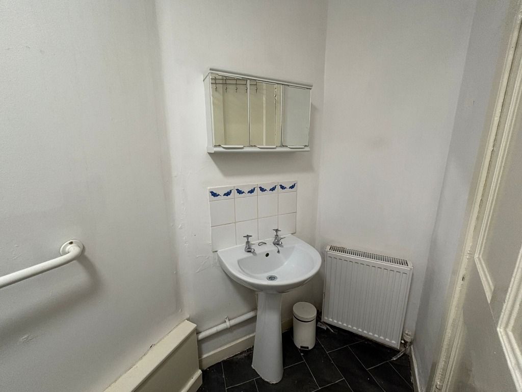 Additional image 6 of 4 bed flat to rentPort Street, Stirling Town, Stirling FK8