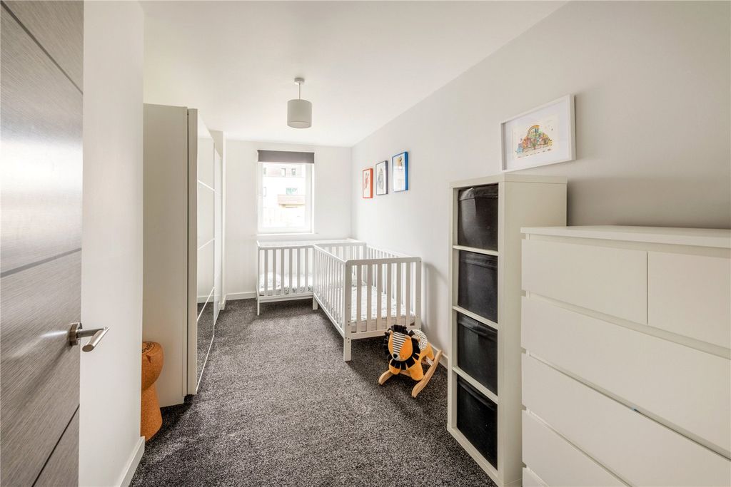 Additional image 7 of 2 bed flat to rentHelena Court, Burgess Hill, West Sussex RH15