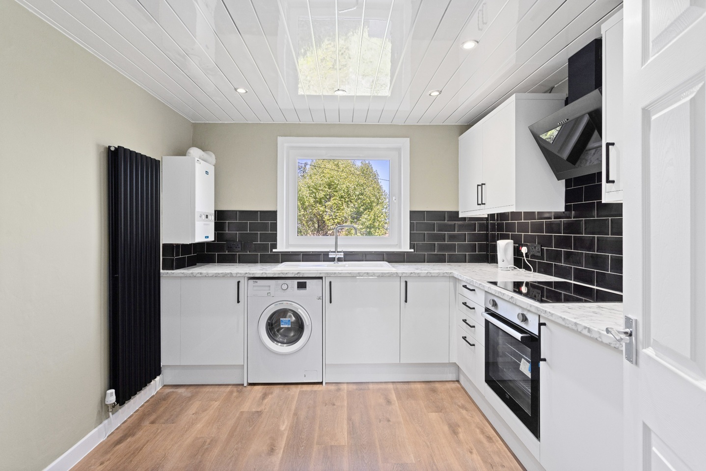 2 Bed Flat, Christian Crescent, EH15, N1 7GU photo 3