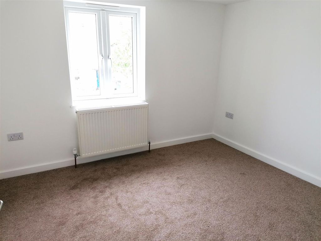 Additional image 6 of 2 bed property to rentBarton Road, Newport PO30