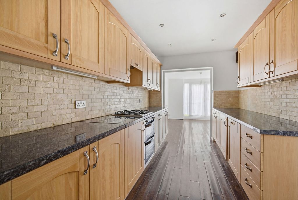 Additional image 3 of 3 bed semi-detached house to rentPrince Andrew Way, Ascot SL5