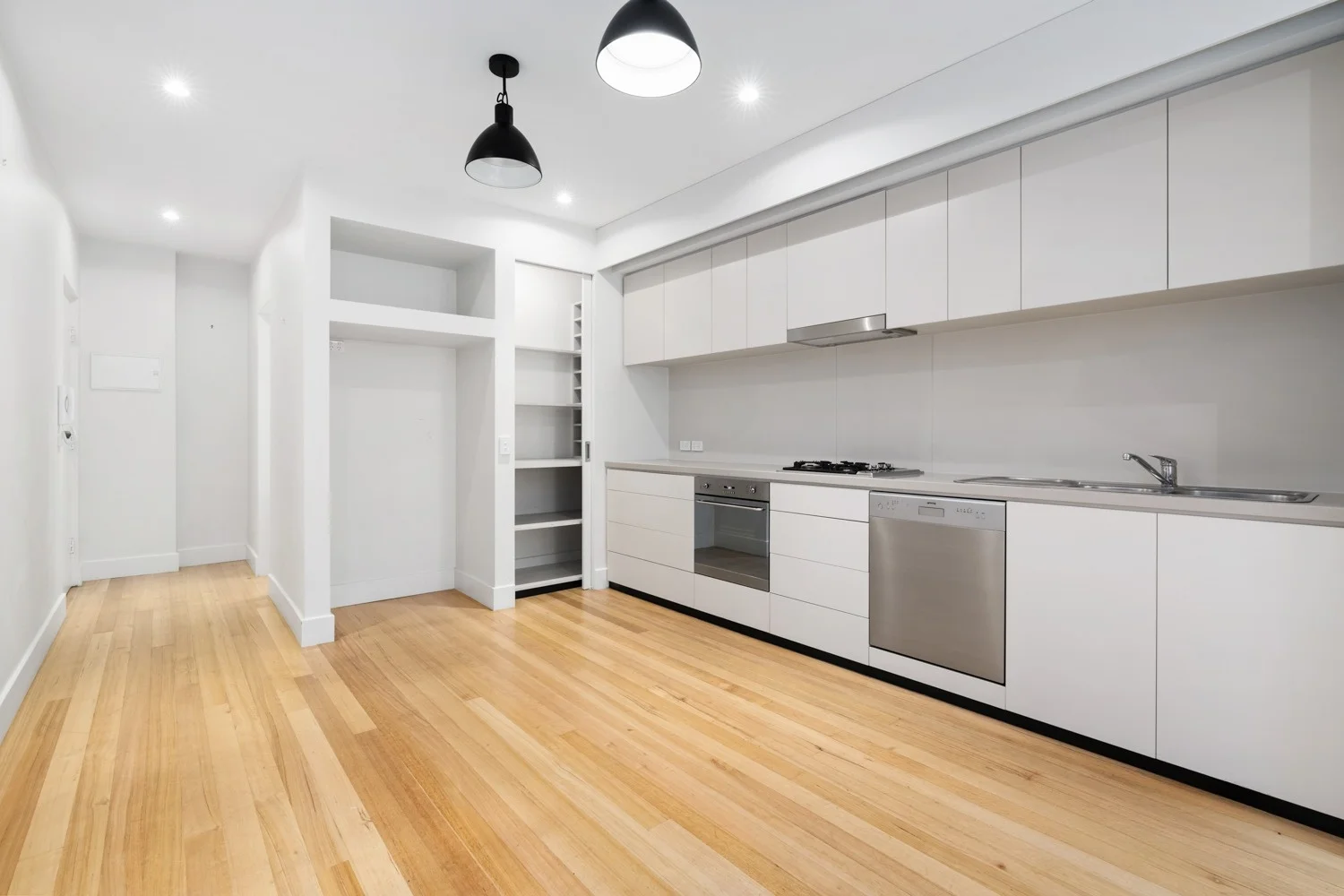 4/7 Iona Avenue, Toorak VIC 3142