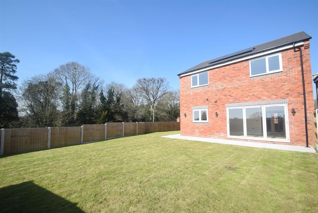 Additional image 16 of 4 bed detached house to rentChetwynd Road, Newport TF10