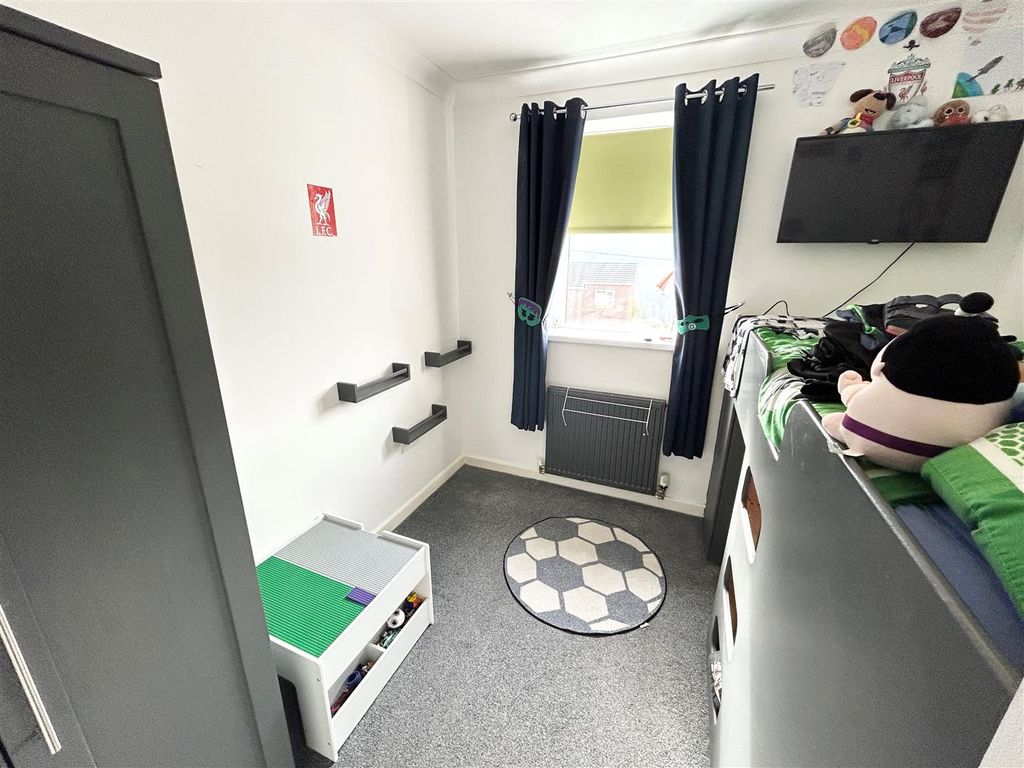 Additional image 12 of 3 bed semi-detached house to rentClytha Square, Abercarn, Newport NP11