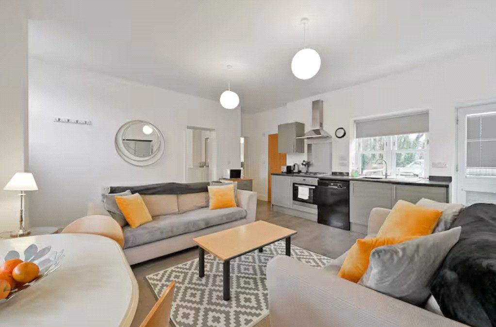 Additional image 14 of 2 bed flat to rentDeanfield Avenue, Henley-On-Thames, Oxfordshire RG9