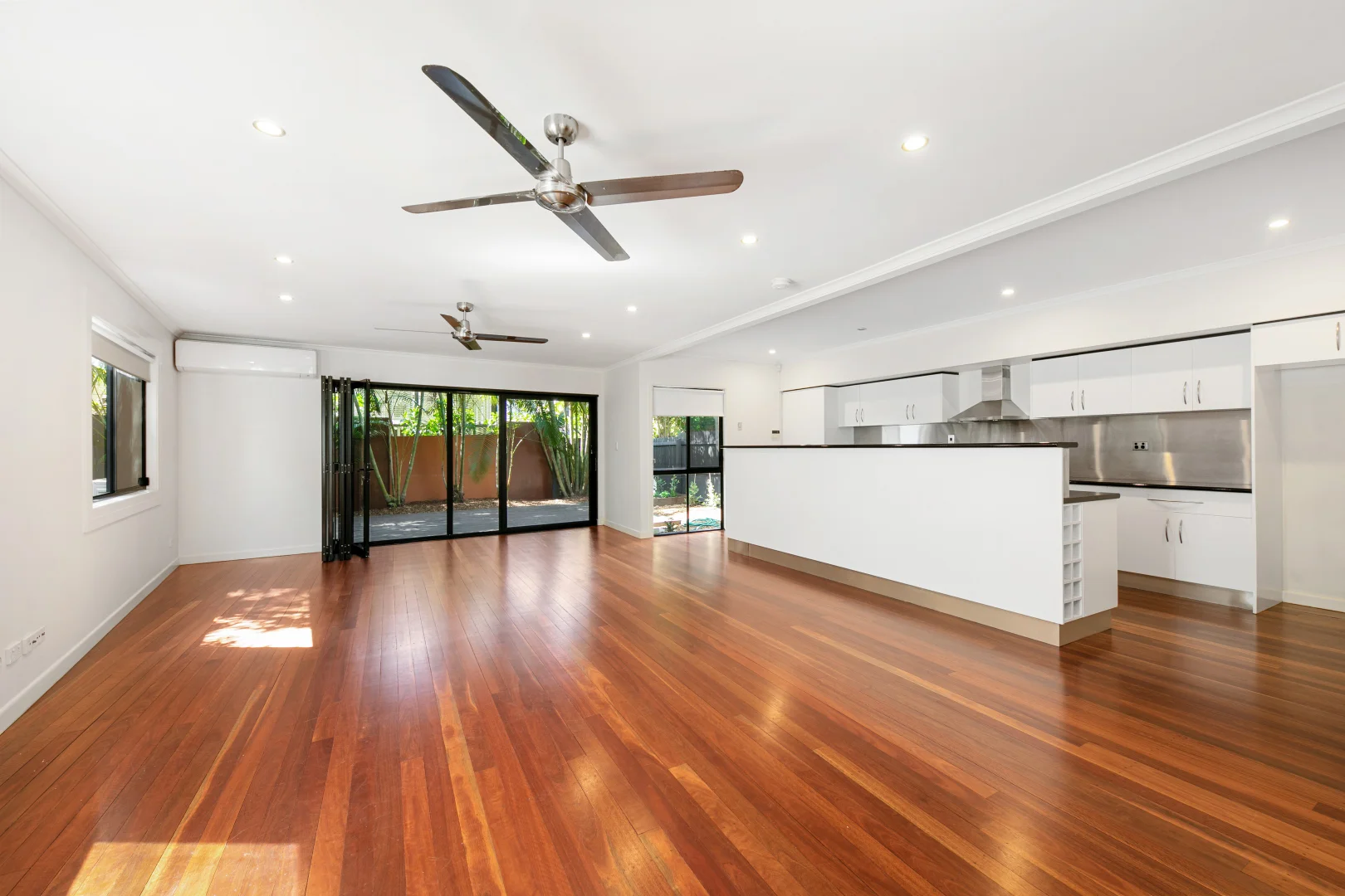 Additional image 3 of 42 Rawlins Street, Kangaroo Point QLD 4169