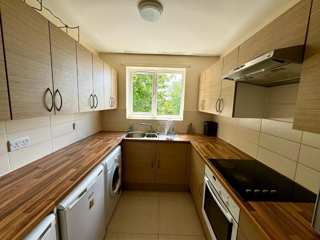 Additional image 3 of 2 bed flat to rentLingfield Close, High Wycombe HP13