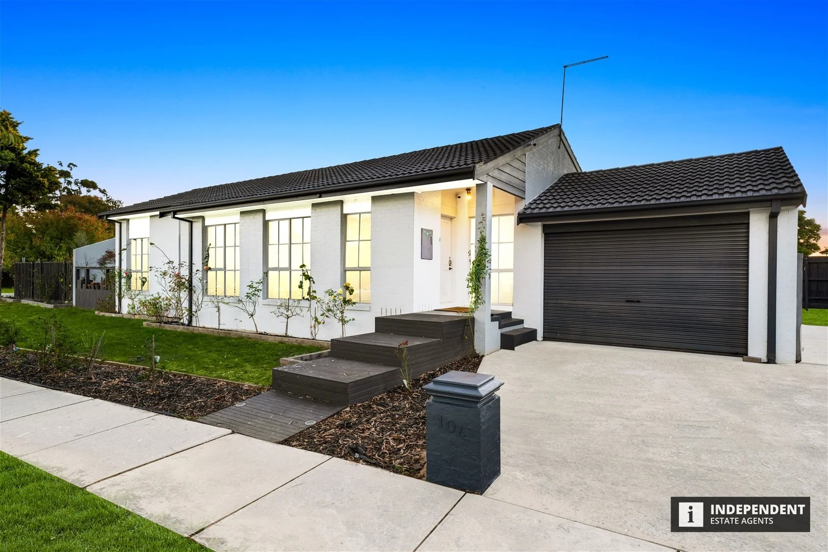 104 Waverley Park Drive, Cranbourne North VIC 3977