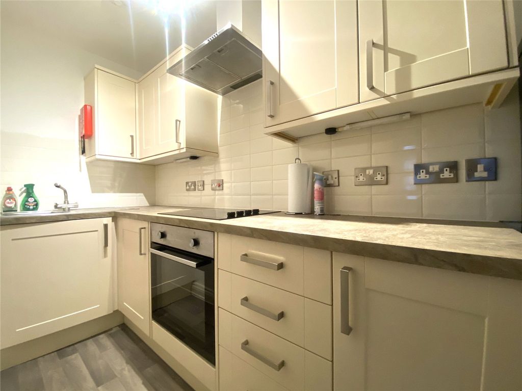 Additional image 3 of 1 bed flat to rentNorthfield Lodge, 9-11 Northfield, Bridgwater, Somerset TA6