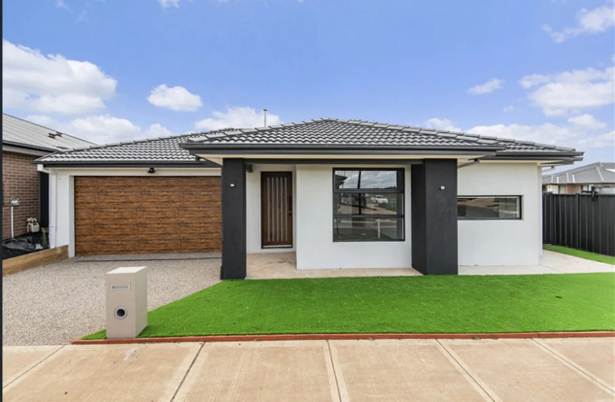 70 Walton Street, Melton South VIC 3338