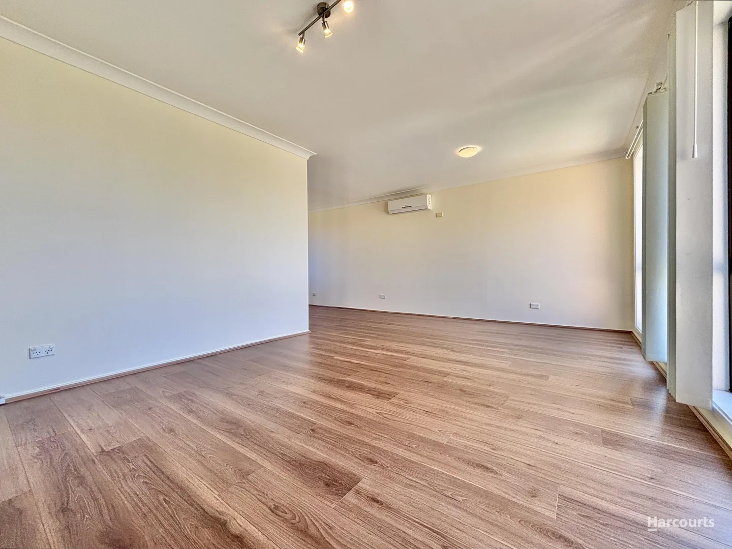 1 Rushes Place, Minto NSW 2566 photo 2