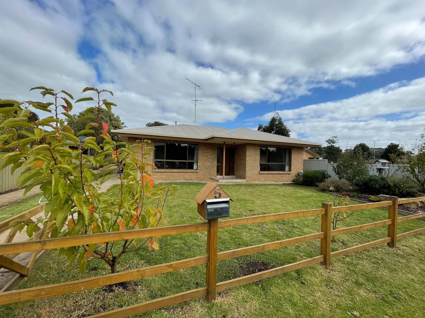 5 MURNDAL COURT., Mount Gambier SA 5290