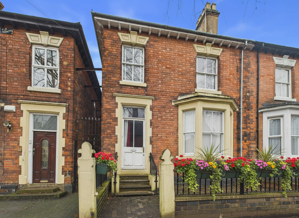 4 bed end terrace house for saleVictoria Road, Tamworth B79