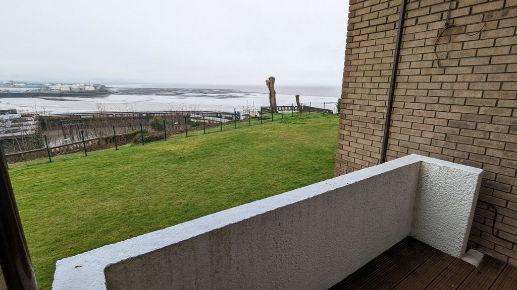 Additional image 2 of 2 bed flat to rentDyfed, Penarth CF64