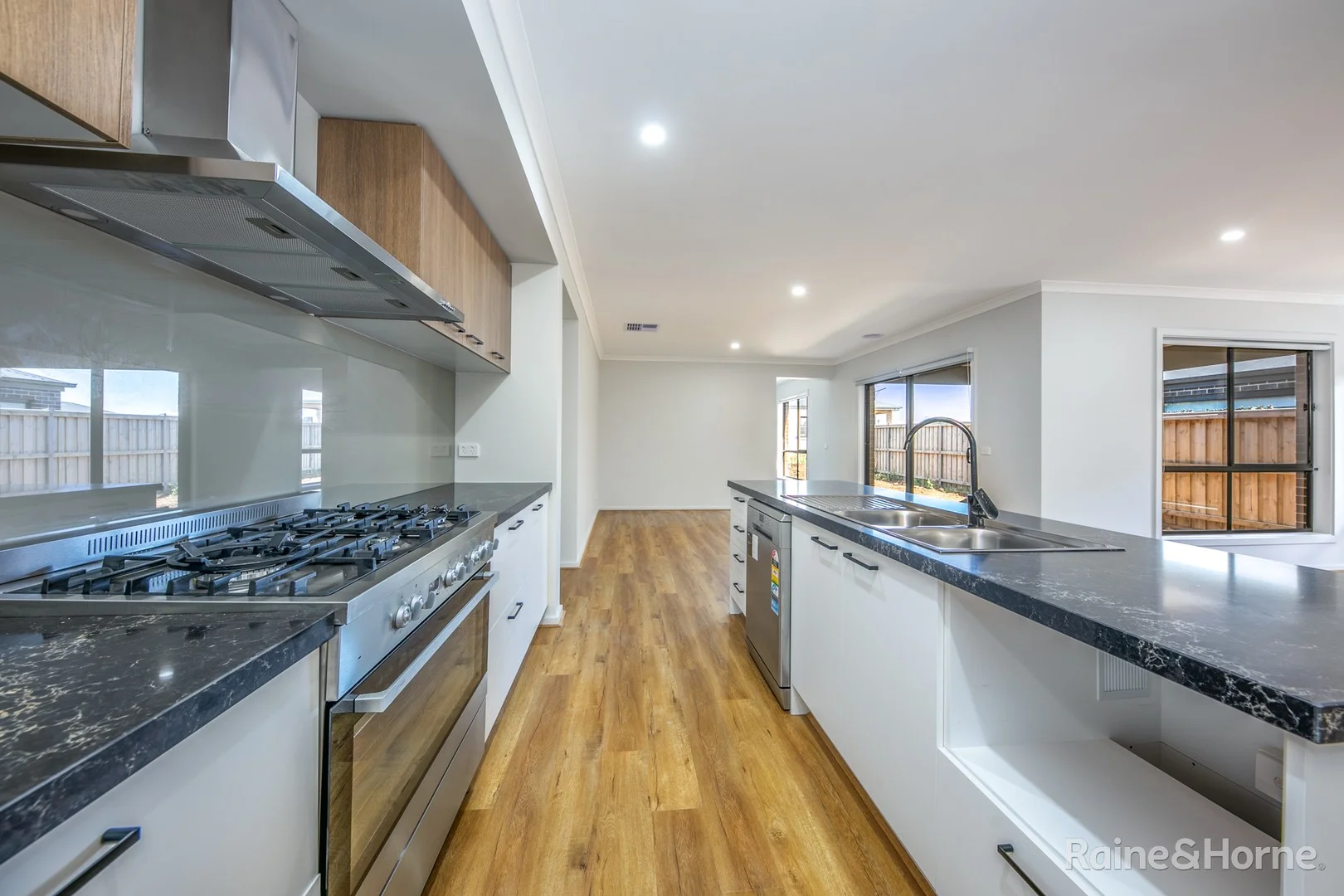 24 Lindquist Drive, Gisborne VIC 3437